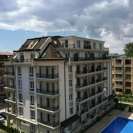 болгария с бассейном рядом море Апартамент